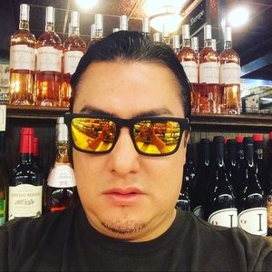 Meet your Posher, Carlos